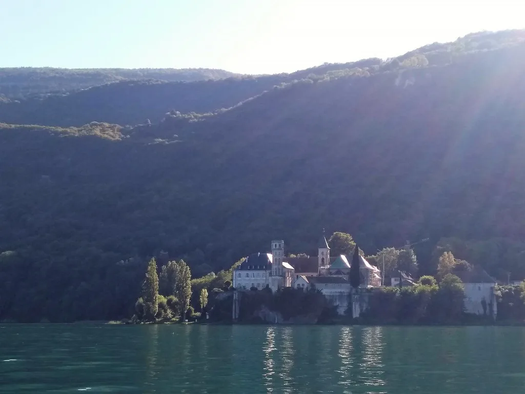 Découvrez l’histoire fascinante de l’abbaye de Hautecombe
