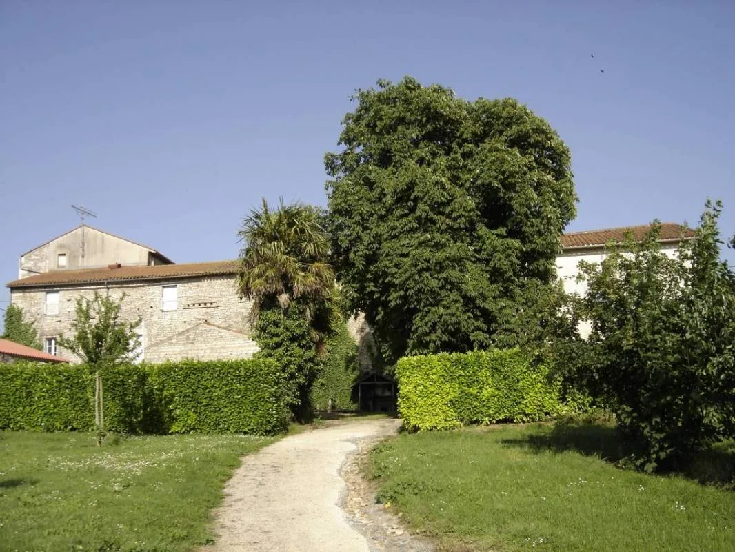 prieuré de Mouzeuil-Saint-Martin