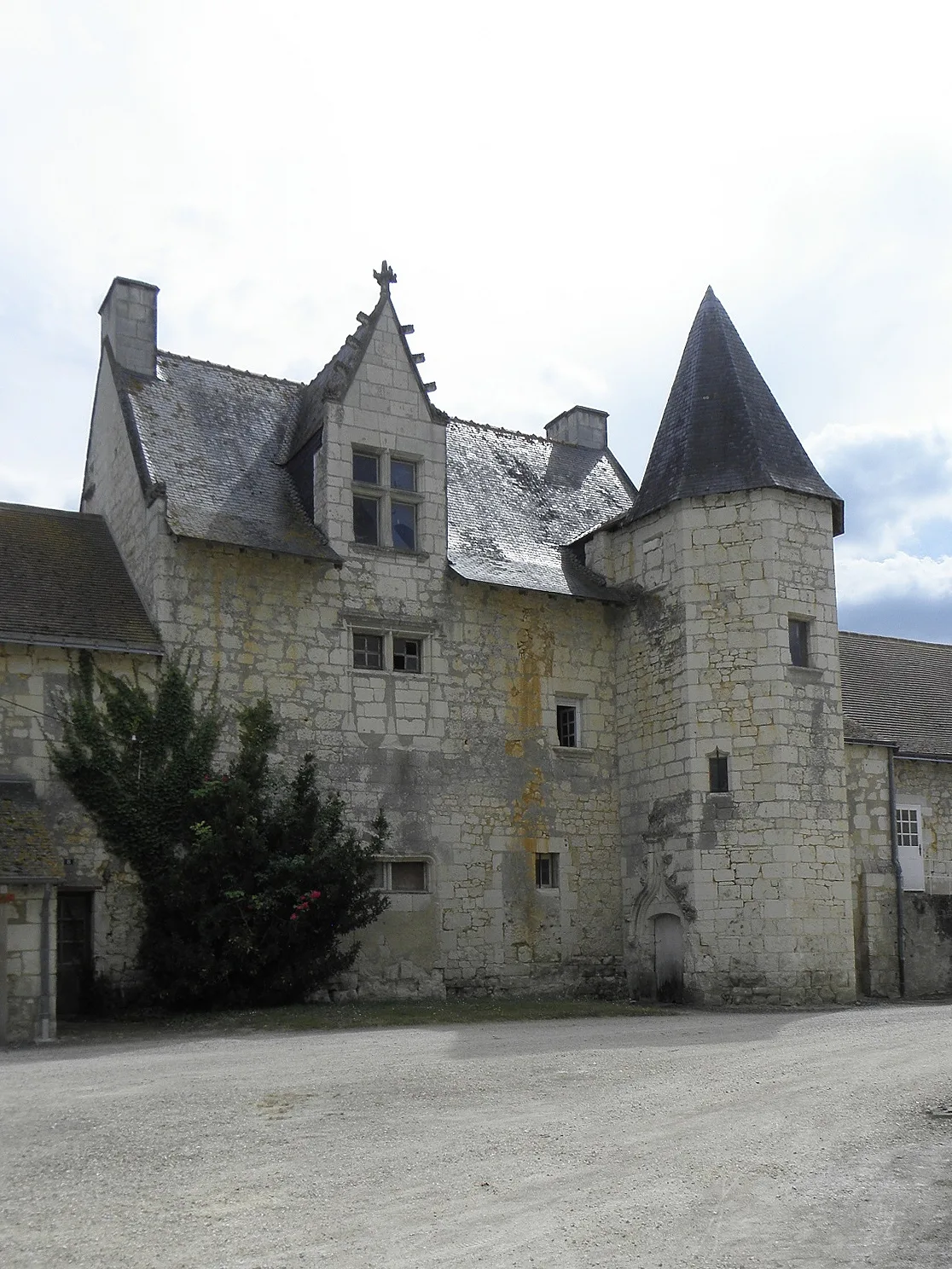 prieuré de Vernoil-le-Fourrier
